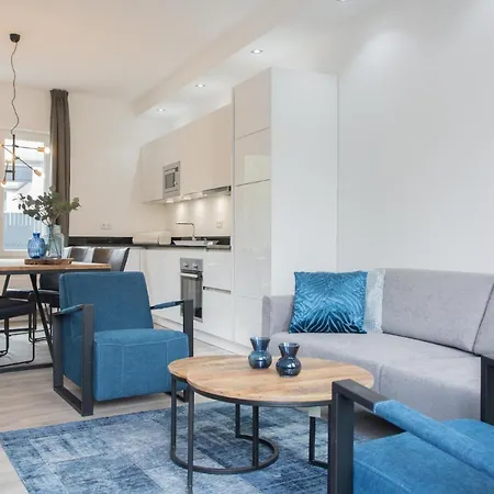 Luxury In Der Alten Schule