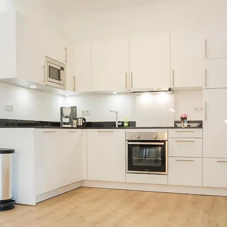 Luxury In Der Alten Schule